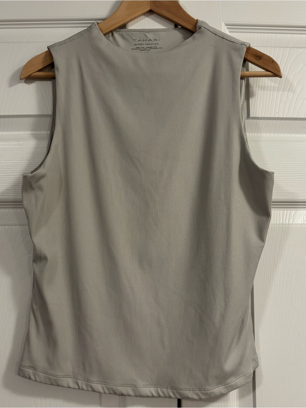 Tahari Light Gray Ribbed Sleeveless Tank